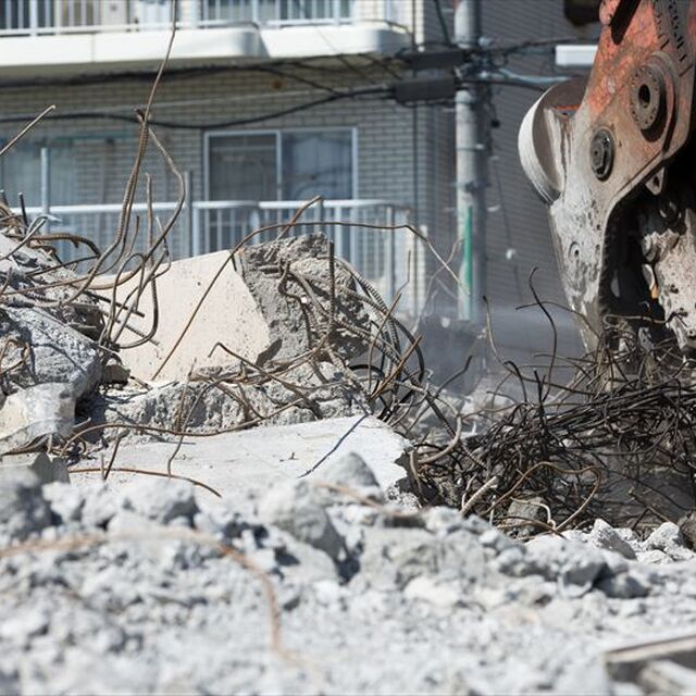 解体後の瓦礫の山